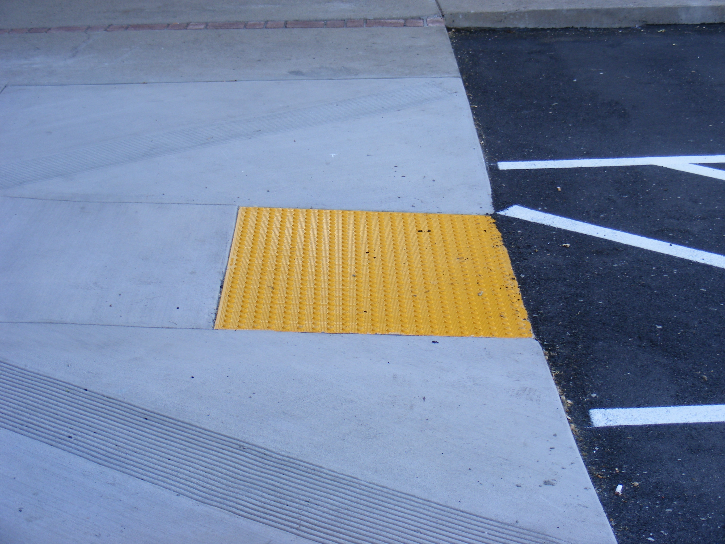 sloped curb